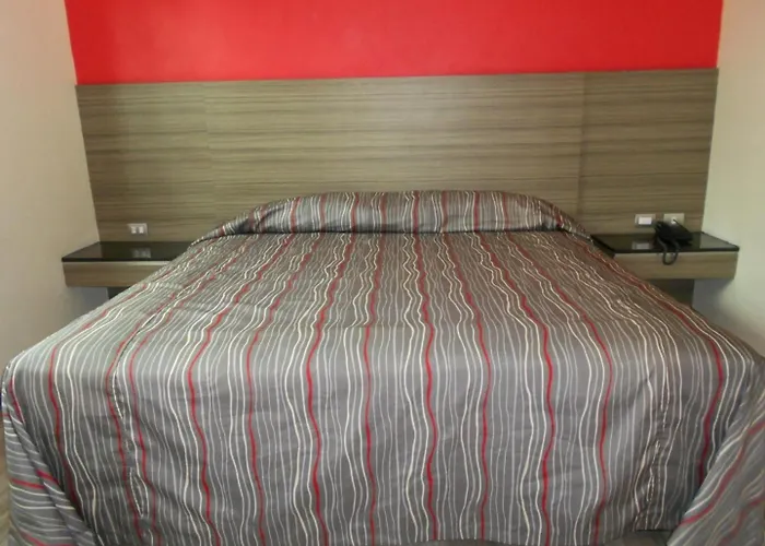 Hotel Dharma 2*