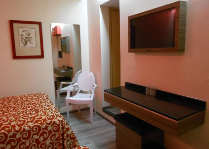 Hotel Dharma 2*