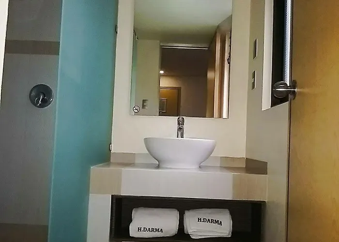 Dharma Hotel 2*