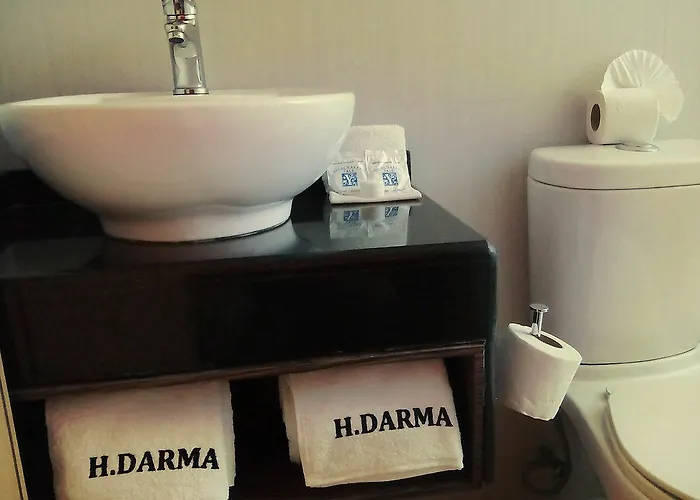 Dharma Hotel 2*